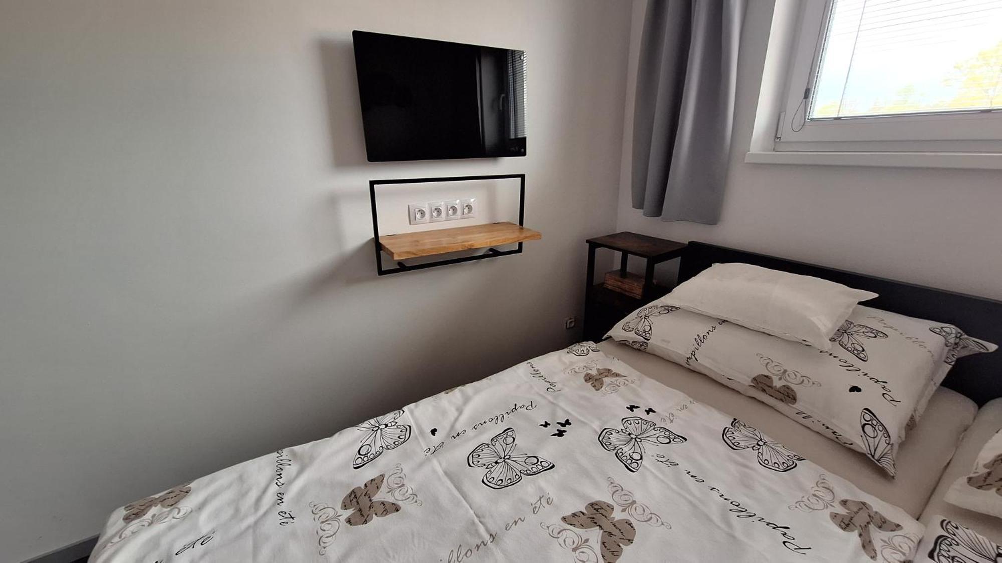 Bungalov Na Brehu Labe S Vlastnim Molem Pardubice Bagian luar foto