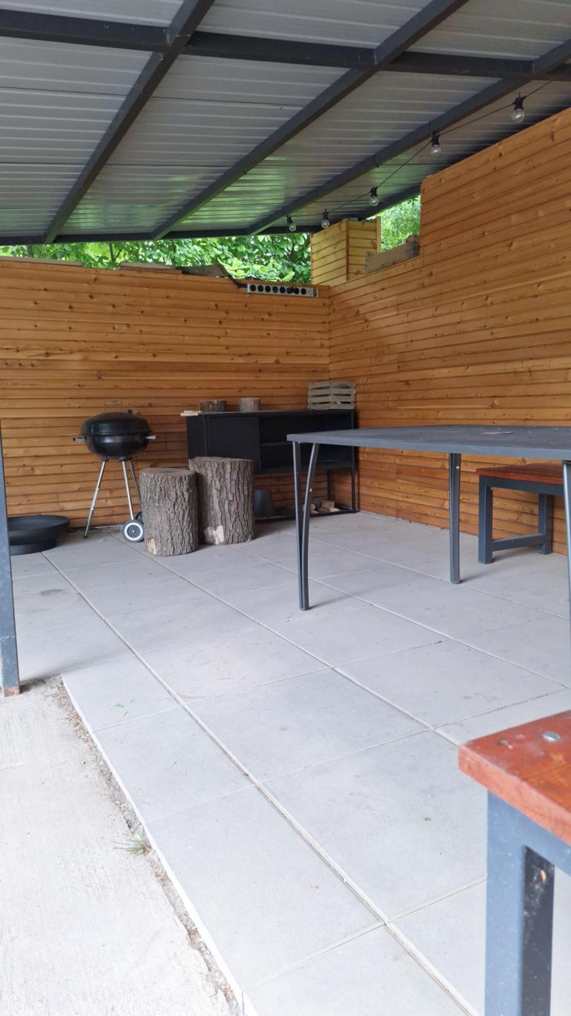 Bungalov Na Brehu Labe S Vlastnim Molem Pardubice Bagian luar foto