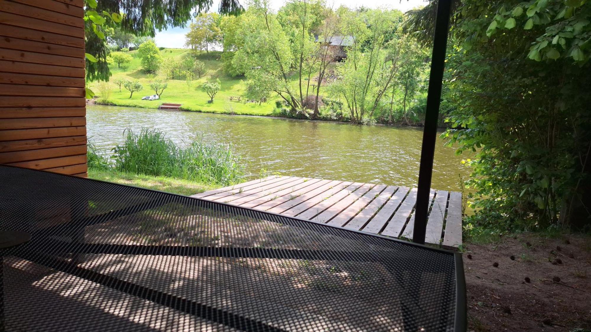 Bungalov Na Brehu Labe S Vlastnim Molem Pardubice Bagian luar foto